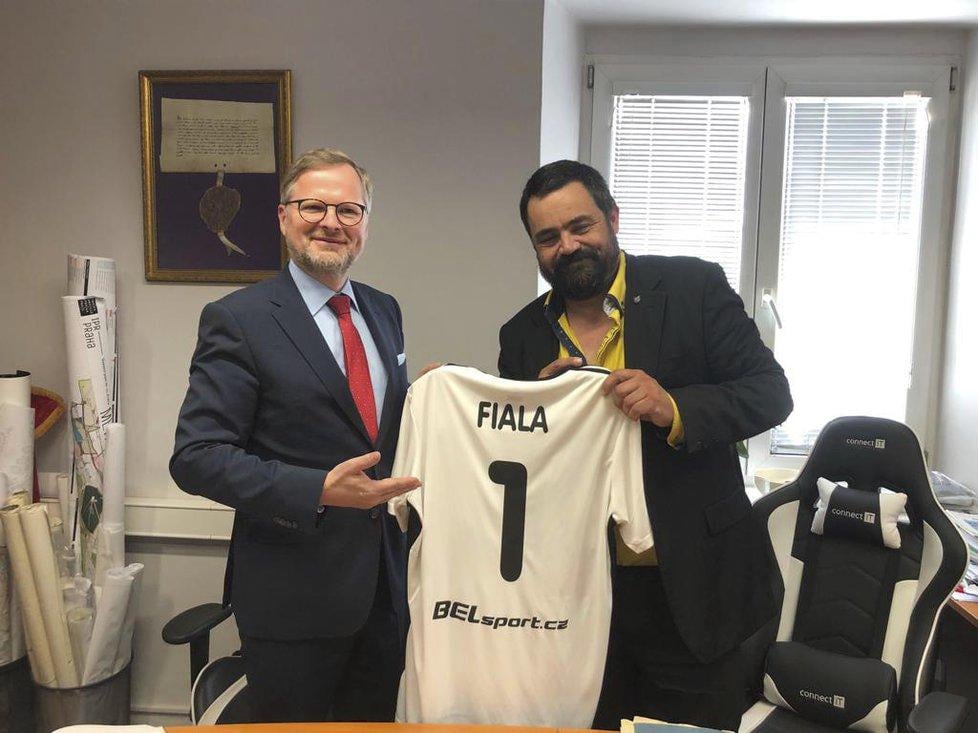 kokoska01's tweet photo. @P_Fiala To máš od nového radila???? https://t.co/2goPlJB914