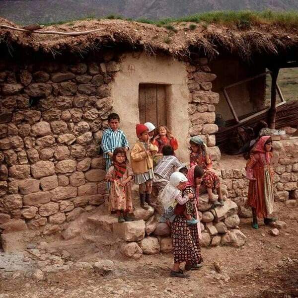 Tek bir şey var insanlığın emin olduğu Zenginin parası çok olur fakirin çocuğu..  

F. Scott Fitzgerald