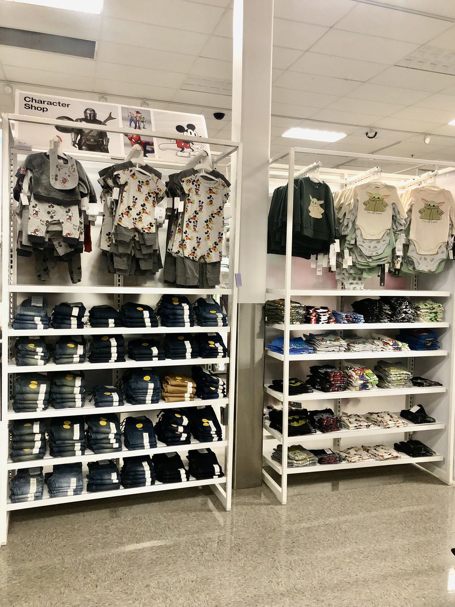 Did someone say #BOUNCEBACK 🎯 Super proud of my apparel team for keeping their visual standards high for the new year! #DreamTeam #VisualStandards #Apparel #T0927 #ProudETL <a href="/AmandaSully01/">Amanda Sullivan</a> <a href="/tonypena/">Tony Pena</a>
