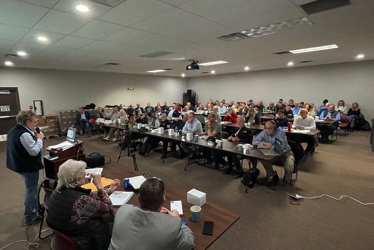 SDGOP's tweet photo. Great time at the SDGOP Winter Meeting!
✅ Visited elected officials
✅ Tour @govkristinoem Governor’s residence
✅ Met with @lgrhoden
✅ Worked with College Republicans, Federation of Republican Women, Young Republicans to plan for victory in 2022! #makeit💯 #leadright https://t.co/HtBfboFH6l