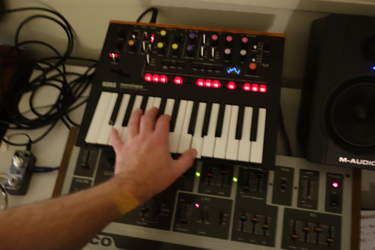 bleepingmachine's tweet photo. There’s something going on…

#SonicPotionsLXR  #KorgMonologue #Teisco60F #drumsynthesizer #analogsynth https://t.co/JlBHW1WCeM