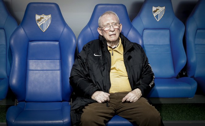 Muchas gracias Antonio.
Gracias por ser de las primeras personas en confiar en mí.QUE DESCANSE EN PAZ.
LEYENDA🔵⚪