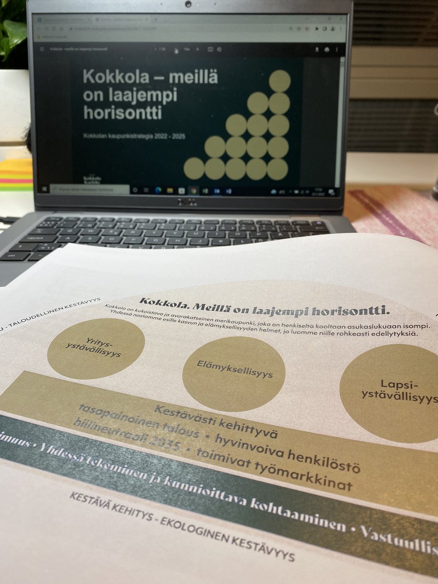 Kohta alkaa historiallisten vaalien kisastudio. Samalla valmistaudun tulevaan viikkoon. Huomenna kaupunginhallitus aloittaa strategia 2022-2025 käsittelyn 👍. <a href="/PiiaIsosaari/">Piia Isosaari</a> <a href="/sandjo1975/">Jonne Sandberg</a> <a href="/BeWe52337103/">Ben Weizmann</a> <a href="/tiinaoj/">Tiina Ojutkangas</a>