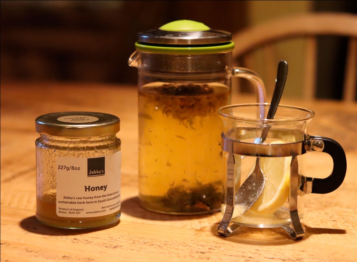 Try Jekka's winter herbal boosts - mailchi.mp/jekkas.com/her…