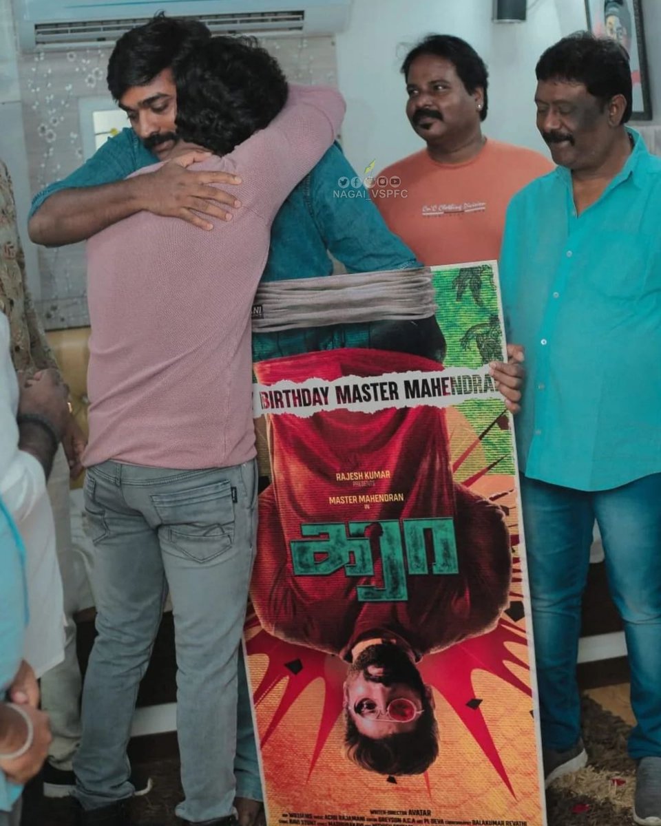 salman_msvs's tweet photo. Latest Click Of Our #MakkalSelvan @VijaySethuOffl ♥️  Launched  @Actor_Mahendran's #Karaa First Look Poster 💥. 

#HBDMasterMahendran https://t.co/FdVeA0asek