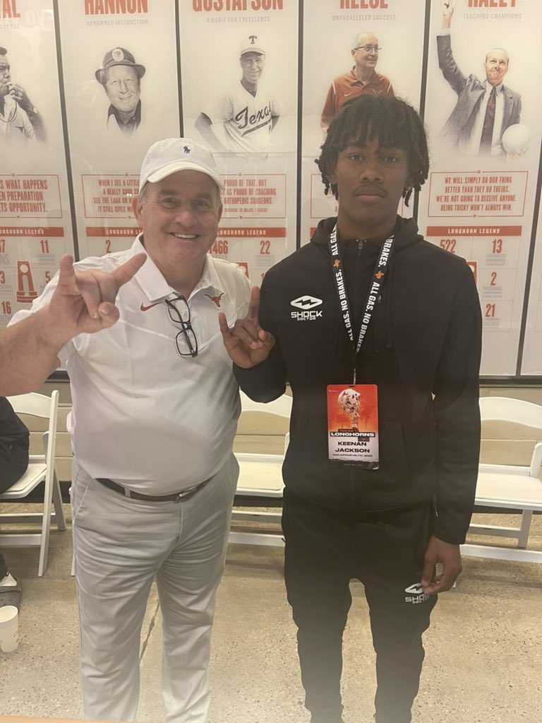 Thank you <a href="/TexasFootball/">Texas Football</a> for the opportunity and love.Had a great experience today really felt like home🤘🏾… #hookem #AllGasNoBreak <a href="/COACHGRANT6/">COACH GRANT (National Scout)</a> |@FuryScouting| <a href="/coachpapillion/">Patrick Papillion M. Ed.</a> <a href="/Coach_Gideon/">Blake Gideon</a> <a href="/FBCoachP/">Gary Patterson</a>