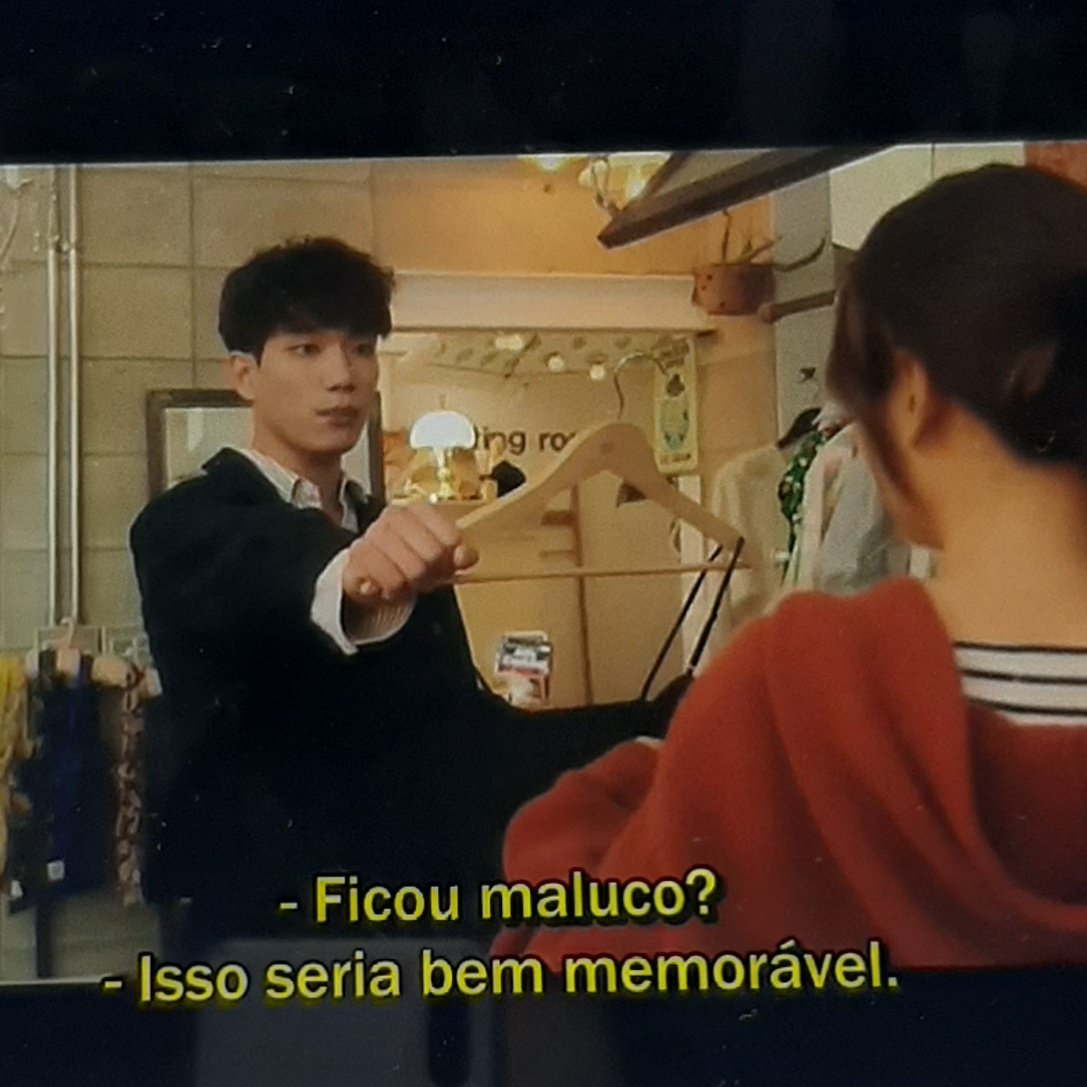ElencLima's tweet photo. Ela escolhendo uma roupinha para ir se despedir da avó 🥺
E ele tipo assim💃🏻 kkkkk
#onlyoneperson #TheOneAndOnly
(Esse drama tem 50 mil títulos plmdd) https://t.co/RwG7gBI1H5