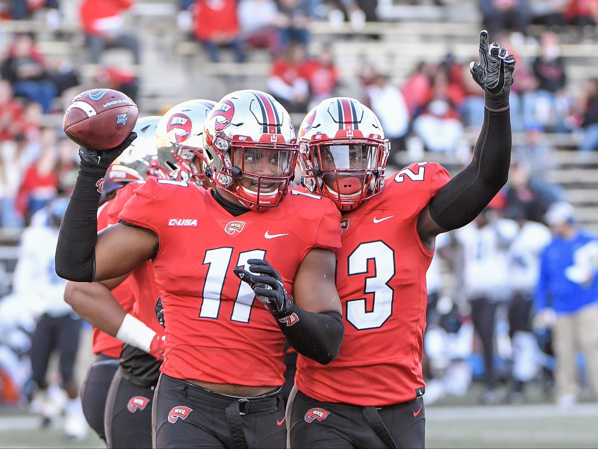 WKURecruiting's tweet photo. 𝗦𝘁𝗮𝘁 𝗢𝗳 𝗧𝗵𝗲 𝗗𝗮𝘆
WKU’s defense was tied for 3rd in the COUNTRY with 31 turnovers in 2021 https://t.co/K3eQa5LSIY