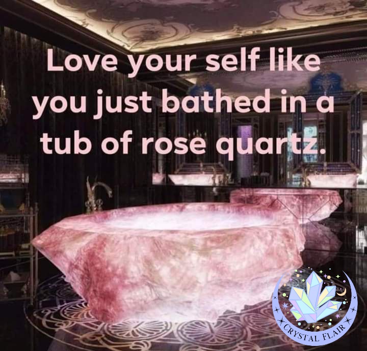 How gorgeous is this Rose Quartz Bath 😍 😍😍 
#bathroomdecor #rosequartz #Loveyourself #SelfCareSunday #crystalhealing #bathgoals #MHHSBD