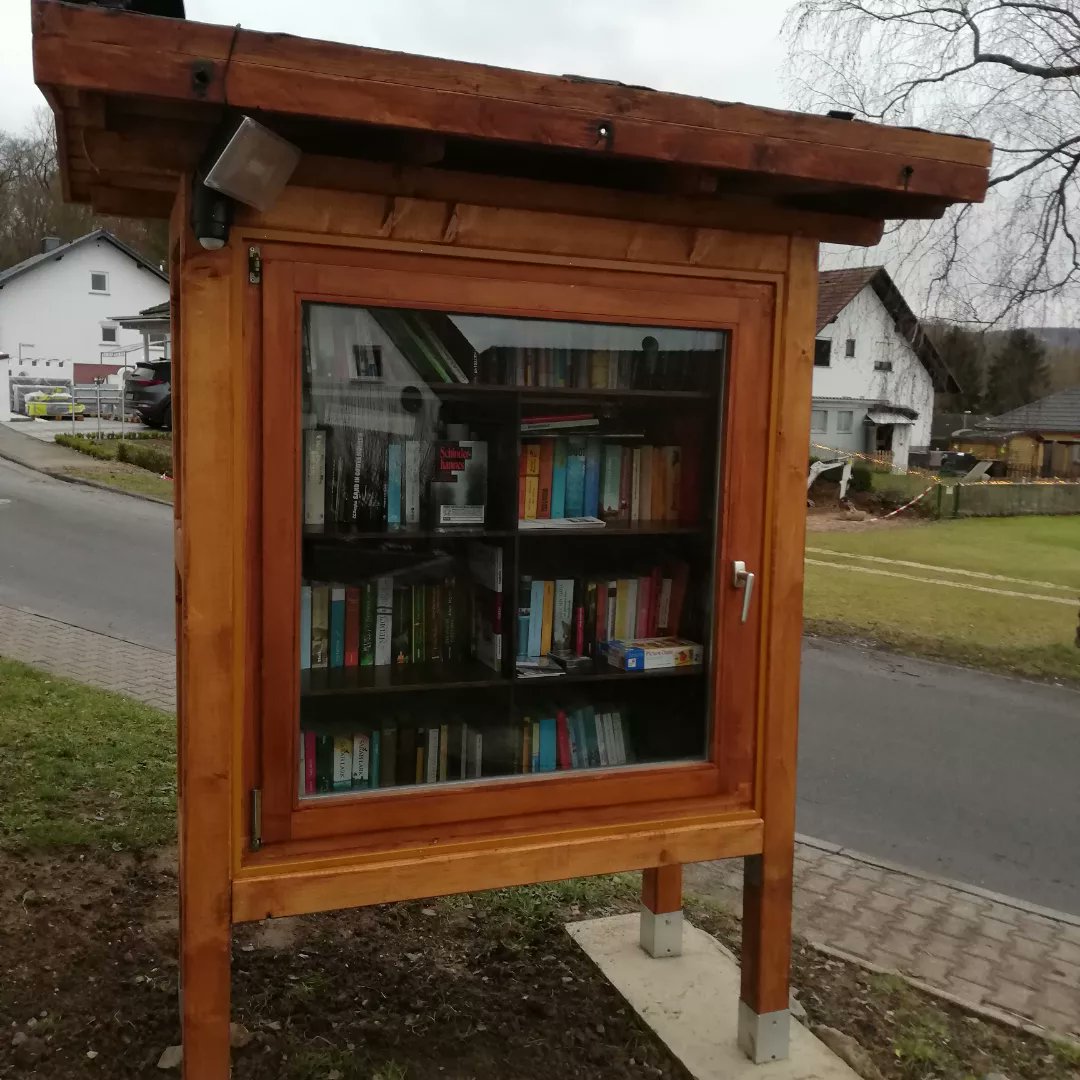 bundweb's tweet image. Auch in Niedernhausen- Oberseelbach gibt es jetzt einen Bücherschrank.
#bookcrossing #bücherschrank #oberseelbach #niedernhausen #littlefreelibrary #bücherhäuschen
#bücherregal #bücherzelle #büchertausch #bücherbörse #rüd #swa #rheingautaunus #rheingautaunuskreis #insektenhotel