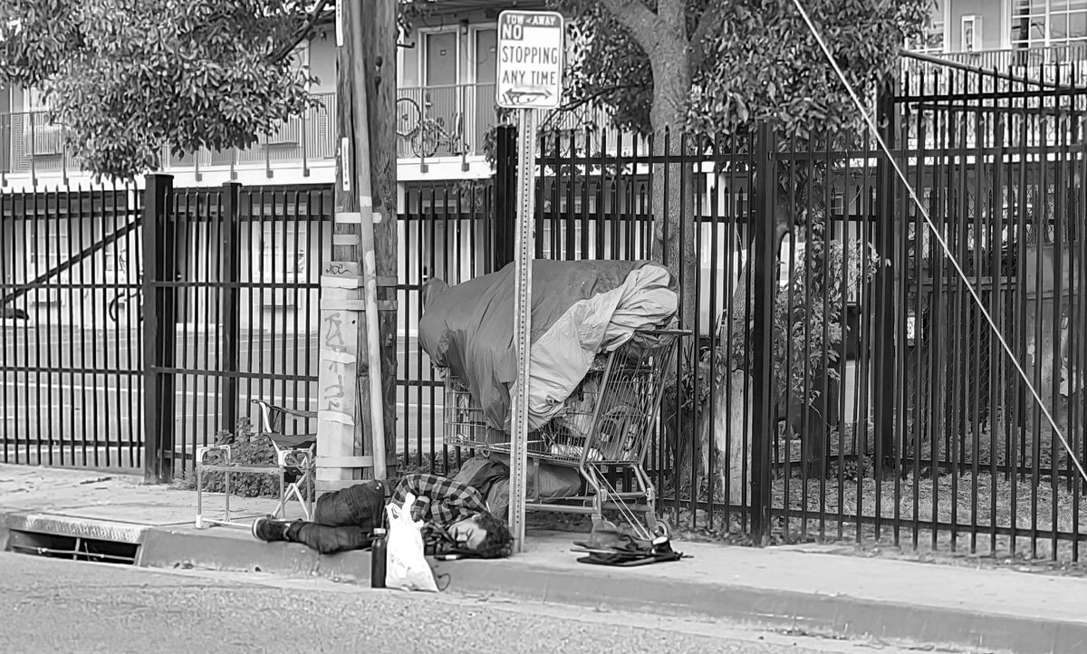 WeInvisible's tweet image. Another man sleeps on the sidewalk by 2 shelters funded by #projecthomekey. He was in a vacant lot across the street.  He couldn&apos;t stay there but can sleep here🤔. Our system is broken. @GavinNewsom Dyer is a liar and we are sick of his false reports about #homelessness in #559.
