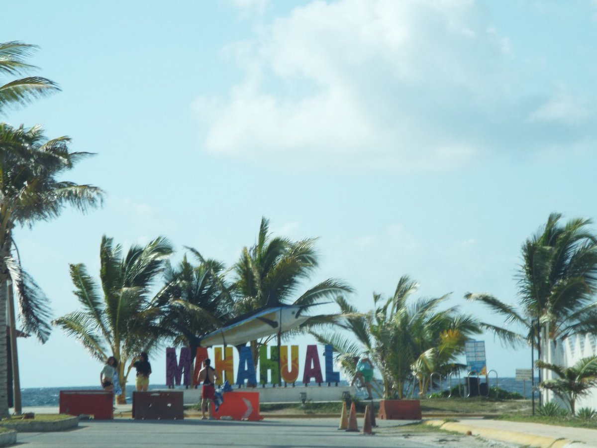 MenaNivardo's tweet photo. Amaneceres, atardeceres, lagunas, playas y puertos, son algunas de las maravillas que puede disfrutar el visitante en #QuintanaRoo; son los activos turísticos que fueron presentados en la #Fitur2022. #FelizDomingo #unidossomosmasfuertes #QuintanaRooMagico https://t.co/UYp2ZVOGO6