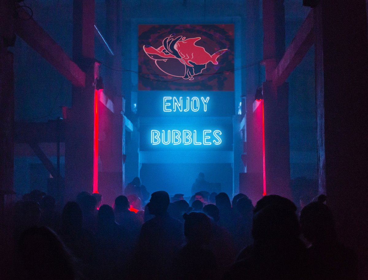 Pathfinder's tweet photo. @TGiupe @opensea I love this piece.  You really outdid yourself on the psychedelic and high energy animation.  

Makes me want to open a hot new EDM club, call it "BUBBLES" and have this be on a huge video display in the club, looping forever. https://t.co/Wl0FMcraa1