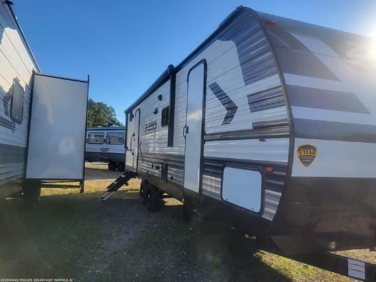 crossroadstrls's tweet photo. Buying a used RV is no minor decision, but is an incredibly smart move because it saves you so much money.  
https://t.co/s3uhMRwpGZ https://t.co/ic8IT2MC5z