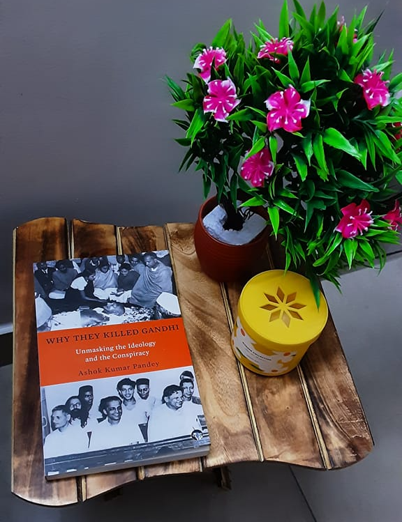 Ashok_Kashmir's tweet photo. Thanks for this beautiful image of the book @VintageGautam 🍁

#WhyTheyKilledGandhi https://t.co/GqCs0NRJ8F