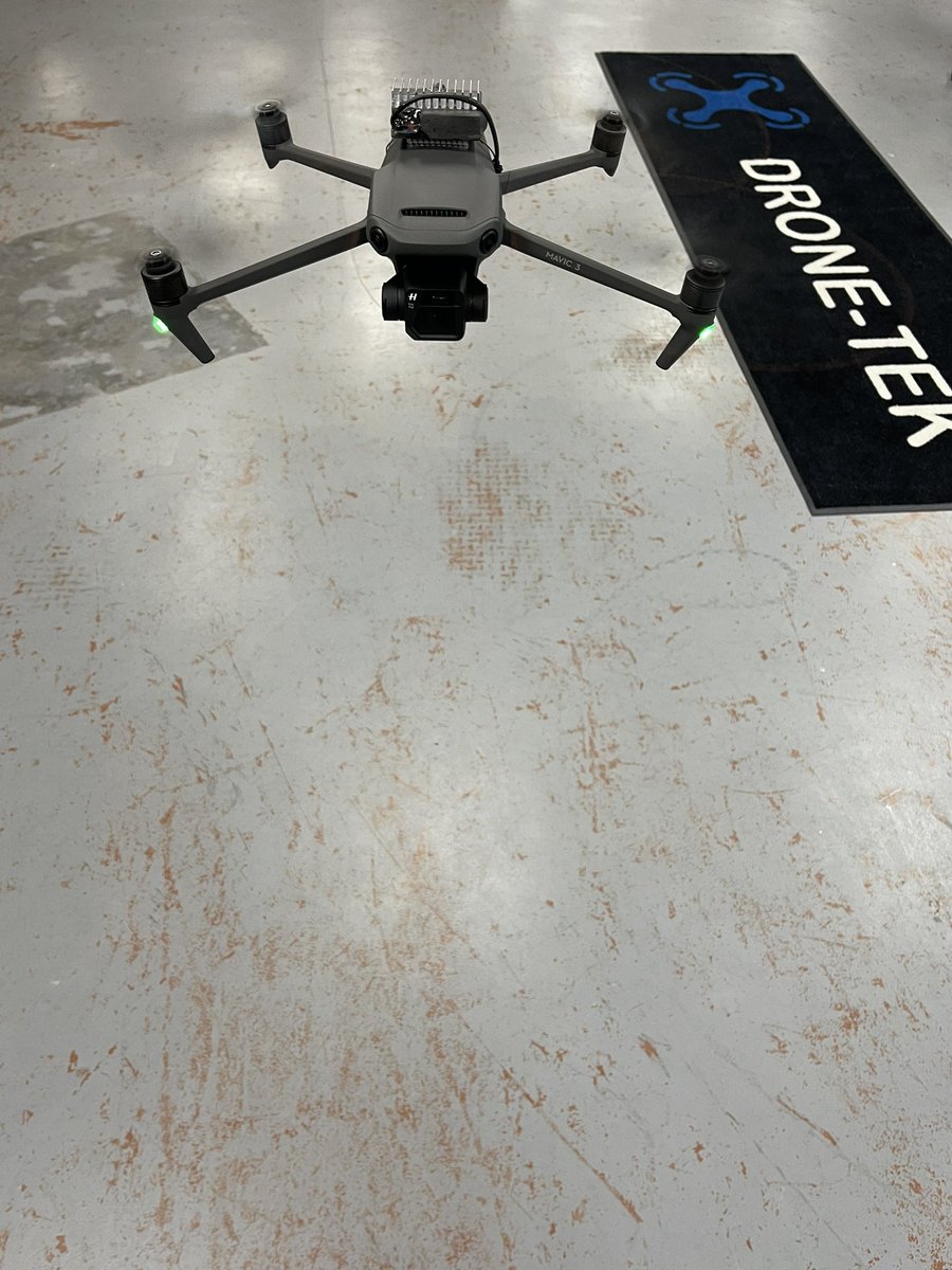 InnovateDrone's tweet image. DJI Mavic 3 Tethered. ✅ #TetheredDrones #LongerFlights @dronenerds @DJIGlobal @Hudl