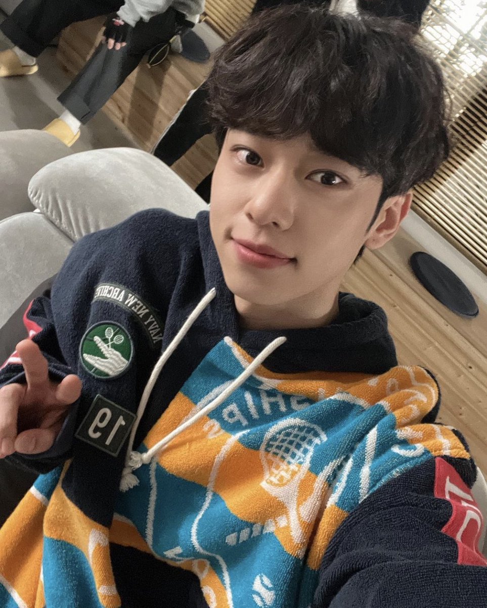 DD_LUNA_'s tweet photo. 왁자���껄 저의 첫 정극 드라마가 끝났네요!!!!!! 재밌게 봐준 우리 에비뉴들 너무 고맙고 응원해 주셔서 진짜 즐겁고 행복하게 찍은 거 같아요 !!! 더 좋은 모습으로 에비뉴들 즐겁고 행복하게 해줄게요 다들 고마워요💙💙💙❤️ https://t.co/FWjtVVZuSd