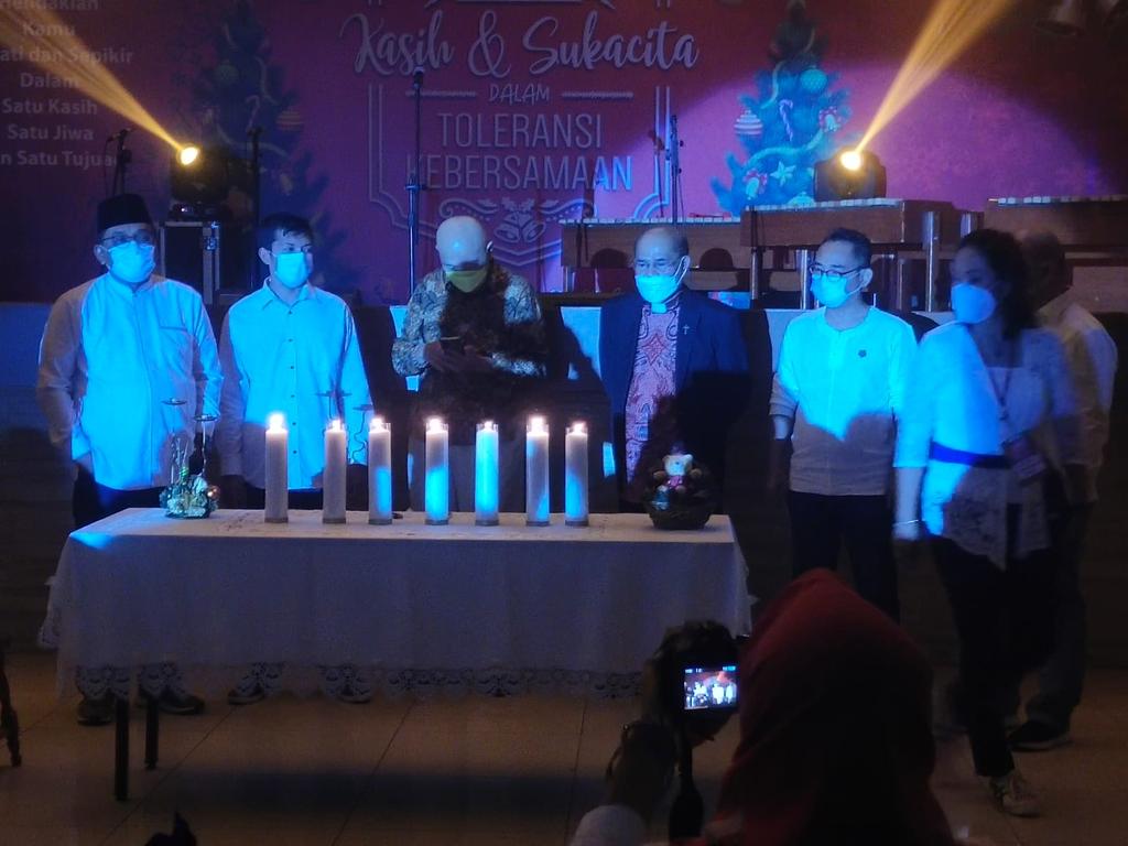 dea susantyo tweet media