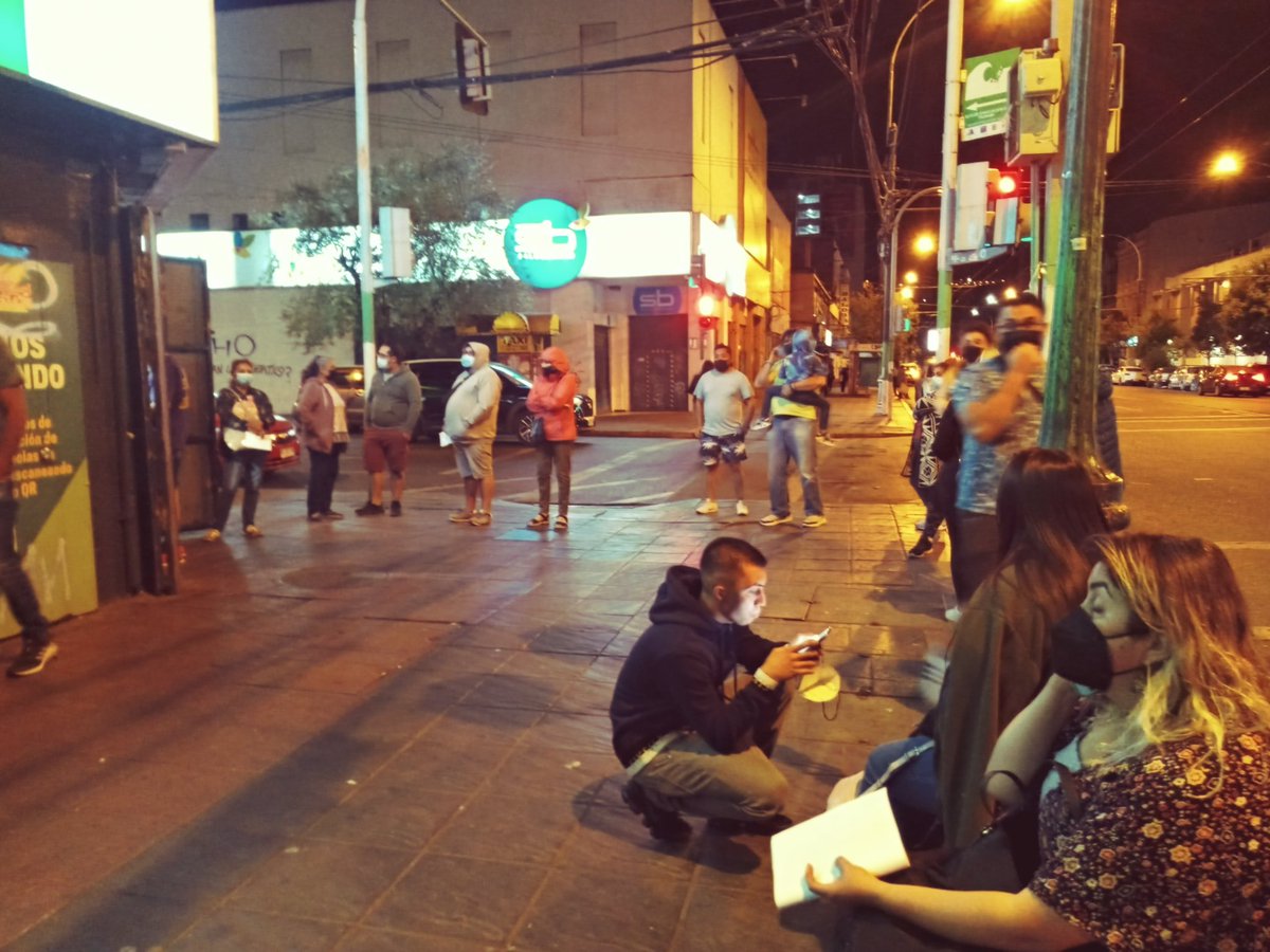 Una sola farmacia de turno en VALPARAÍSO,somos cerca de 300.000 mil habitantes,en este contexto, las autoridades de salud debiesen ampliar la  cobertura y IMV, evaluar  un posible  turno  nocturno de  la FARMACIA POPULAR,como una medida excepcional en esta crisis.