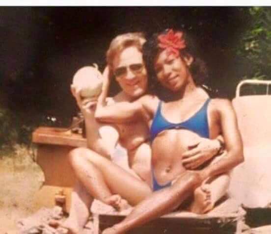 inesbrasiltv's tweet image. Manos esse é o meu ex marido que eu tanto falo, o Cris Karp lindo loiro dos olhos 👀 azuis.. Foi pra ele que eu escrevi a música undererê linda bela que fez tanto sucesso.. Eu conheci o Cris quando eu tava me prostituindo no Rj e ele me levou para Alemanha 🇩🇪 🙏🍇🇩🇪🍇🙏🇩🇪🍇🙏