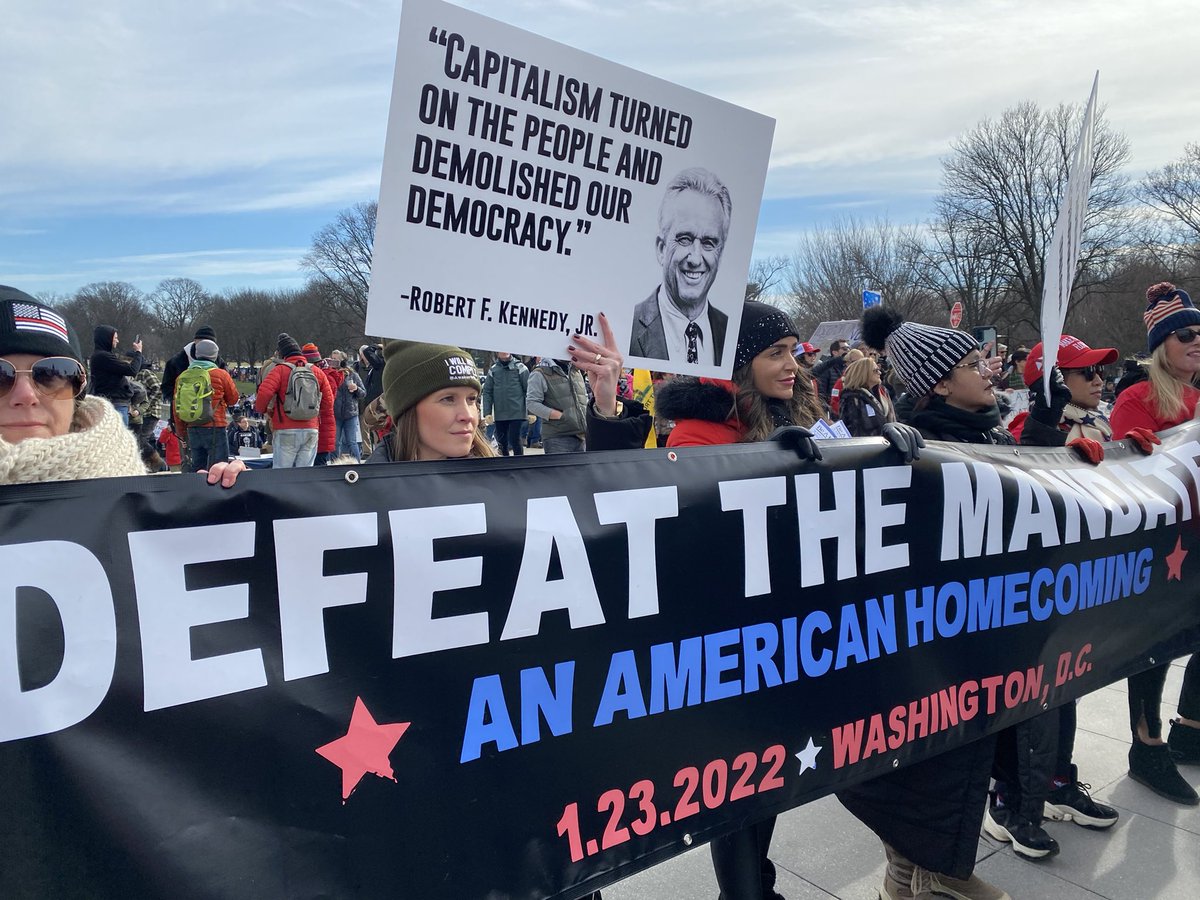dancohen3000's tweet photo. Thousands pouring in at the Lincoln Memorial for #DefeatTheMandatesDC. All kinds of political backgrounds are united here to reject medical apartheid. https://t.co/rHDXuTl15c