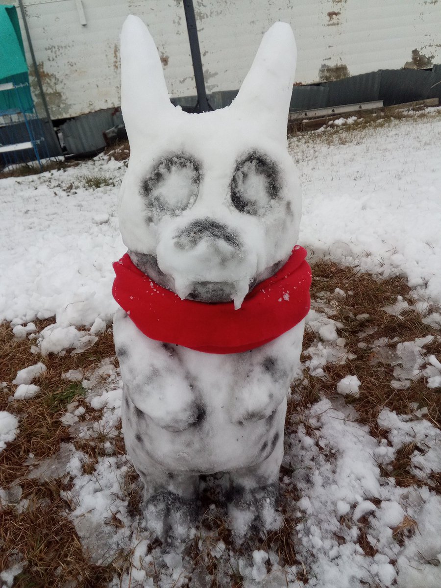 MinimandyG's tweet photo. I present to you the Snow king! Bask in the presence of snow King and all of its glory.
King belonging to @DanaTerrace
#toh #theowlhouse #snowman #minisnowman #snowday #theowlhouse #TOH #theowlhouseking #king #kingclawthorne #snowking https://t.co/4IgZnO7Vy7