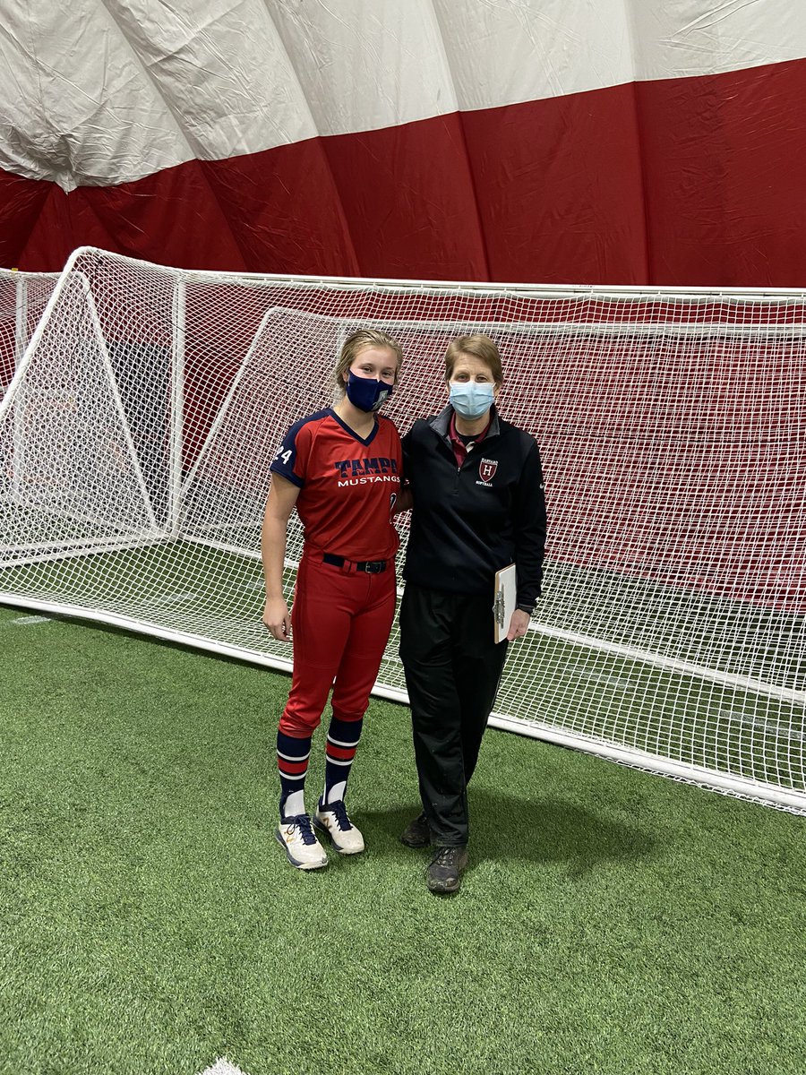 KealaHollenkamp's tweet photo. Thank you so much @HarvardSB for the great camp! I learned tons of information and drills that I will be taking home with me. Also huge thanks to @coachjennyrohn @HSBcoachallard and @bkalman23 for the great instruction and feedback! https://t.co/dfUhLJFGVZ