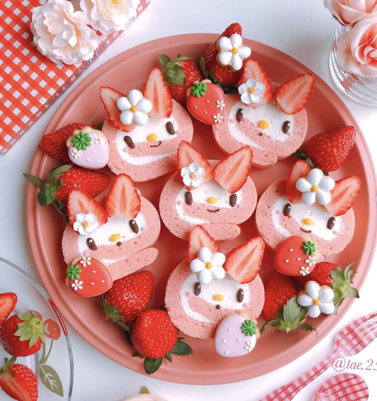 seokuva's tweet image. strawberry my melody cream cakes 🍰💞