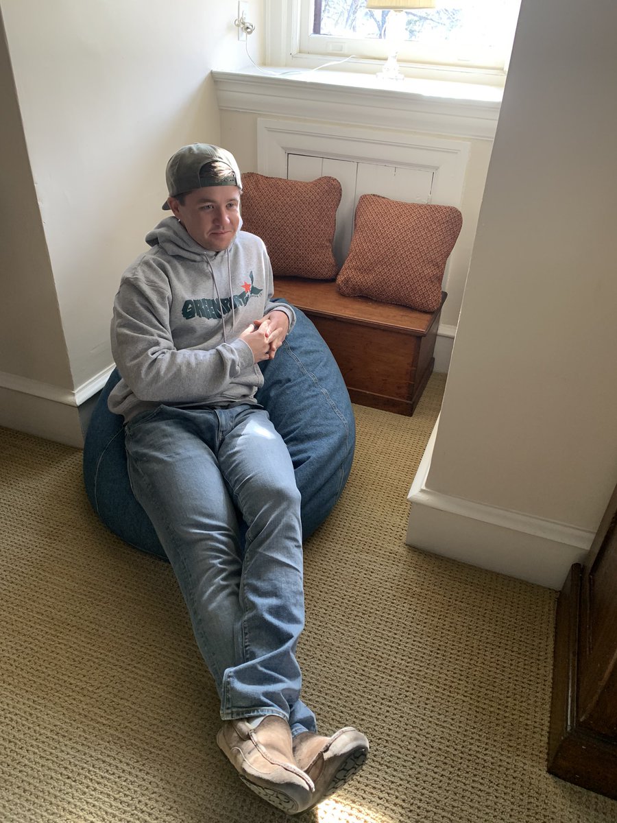 Spac3Raser's tweet photo. Chillin on the jean bag fo today https://t.co/bId9Vice7y