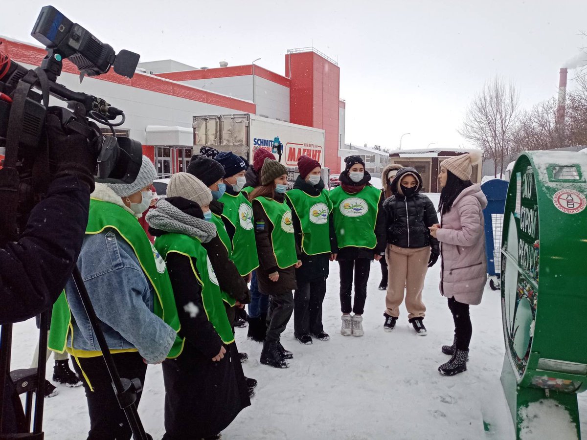 Ребята побывали в экодоме ЭкоПункта рассказали о раздельном сборе отходов, что такое маркировка, сколько их существует у пластика и какие не перерабатываются, прошли с экологами регоператора мастер-класс по сортировке сырья и закрепили пройдённый материал тематической викториной.
