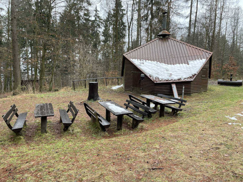 rtkw_de's tweet photo. Damit die Grillhütte am Jagdschloss Platte für alle eure Feiern, Klassenausflüge und Firmenevents genutzt werden kann, wird weiterhin ein/e Nachfolger/in für unseren Hüttenwart gesucht. Aktuell können Termine nur eingeschränkt angeboten werden. #weitersagen #wiesbaden https://t.co/vzxi7i1LT7