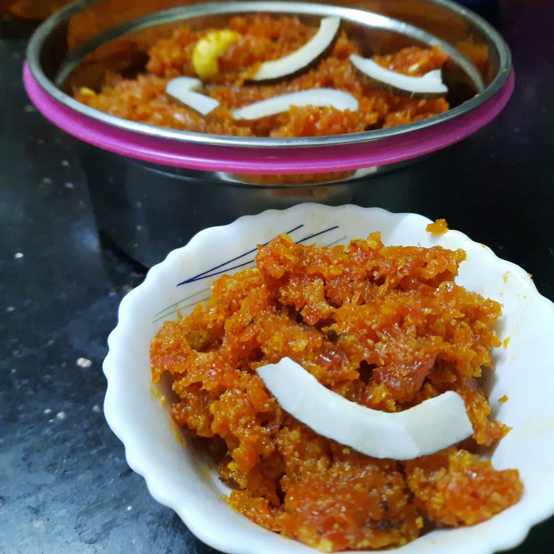 Winter special Indian Dessert
"Gajer ka Halwa"
👉Apne banaya ki nhi...
👉Go to my YT channel..@CookingShookingwithsoni
👉Channel link in bio.