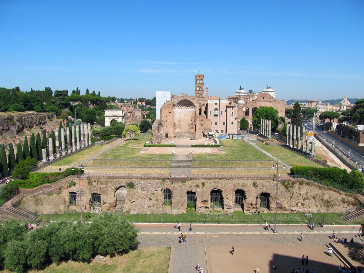 #Marvels | The Temple of Venus and Roma On a high base overlooking the Colosseum Valley stands the temple that Hadrian wanted to dedicate to the goddess Roma Aeterna and the goddess Venus Felix. It's the largest sacred building built by the Romans, one of the largest in antiquity