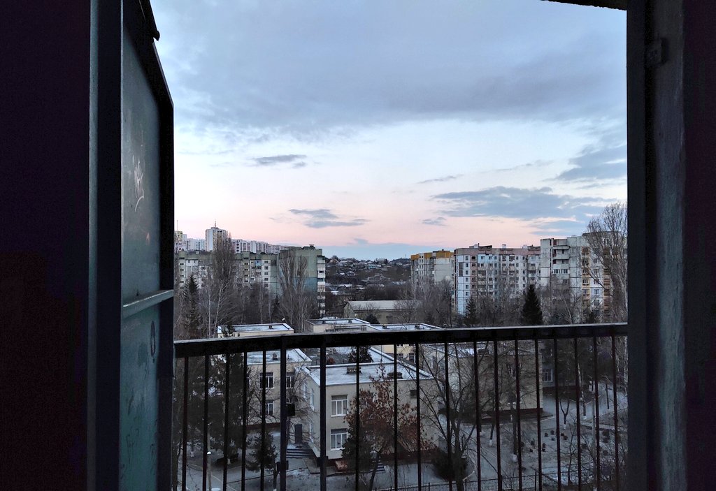 ijiwll's tweet photo. Пидружка @yyellowseaa повела меня сегодня в подъезд, там было очень атмосферно ✨🌨 https://t.co/FkIp0fxg0f