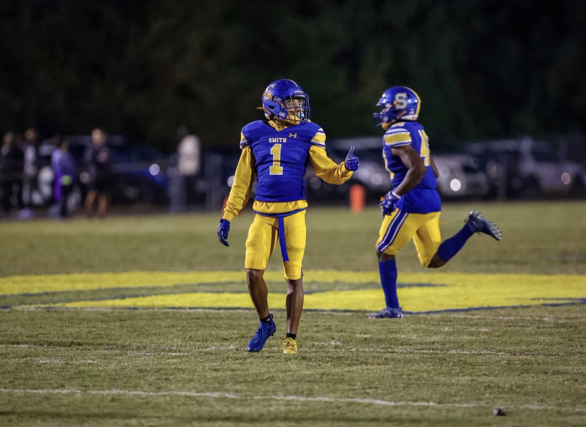 #AGTG Blessed to receive my 5th D1 offer from Virginia Tech University! #Gohokies🦃 <a href="/Coach_Mines/">Fontel Mines</a> <a href="/coachcscott/">Coach Scott</a> <a href="/OscarSmithFB/">Oscar Smith Football</a>