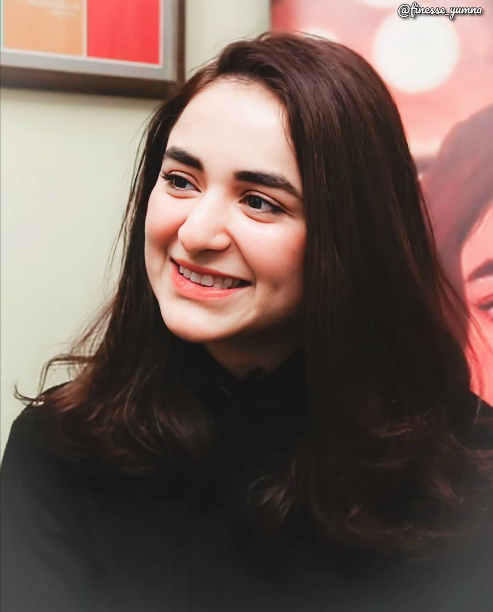 Mst_Albia's tweet photo. Once Mahjabeen said, "Itni pyaari si toh hoon main, kisiko bhi dekh kar mujh pe pyaar aa jaye", you were so damn right Mah, just it's not you but the main lady abaft you is the reason. Idk how to put it into words but I'm obsessed #YumnaZaidi <3 #2YearsOfPKS https://t.co/q7SxIXhHFd