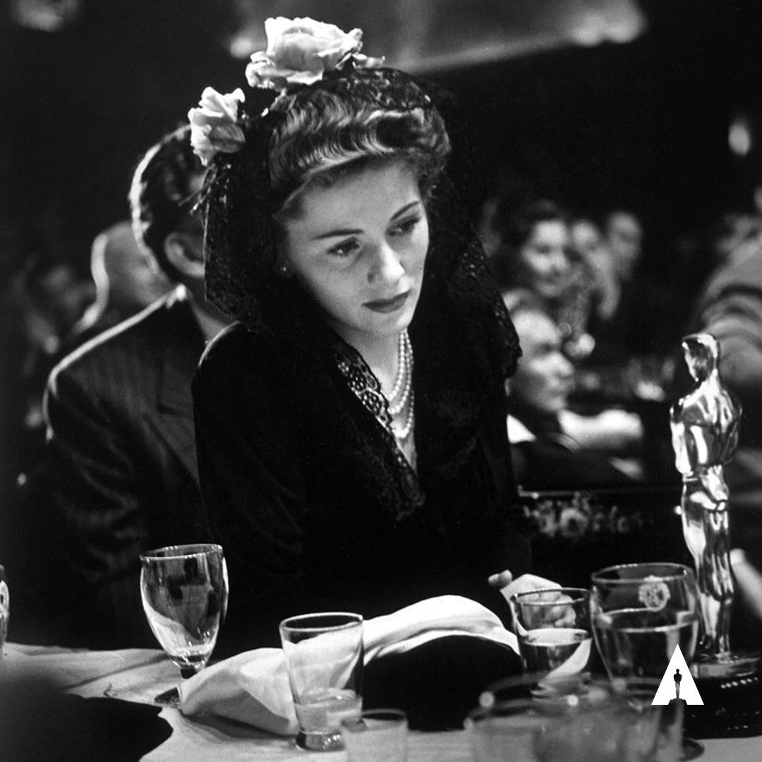 TheAcademy's tweet photo. Joan Fontaine at the 1942 Academy Awards admiring her Best Actress Oscar for her role as Lina McLaidlaw in "Suspicion."

Fontaine holds the achievement of being the only actor or actress to ever win an Oscar for a performance in an Alfred Hitchcock film. https://t.co/L8lyU5UgP5