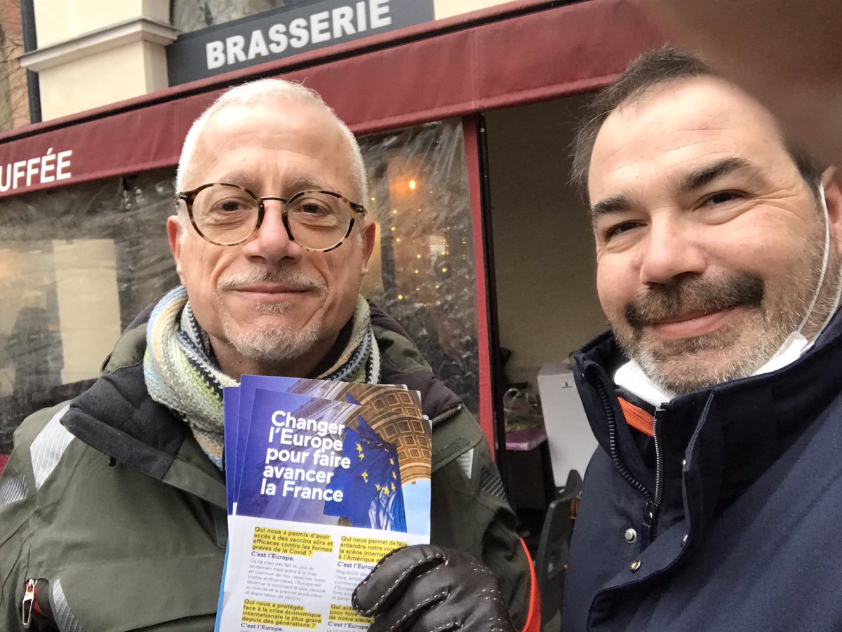 xavier_montaron's tweet photo. Allez une dernière pour ce soir avec les coupines et coupins de #SeineSaintDenis pour #PFUE2022 et bien évidemment #5ansdeplus + #Macron2022 ✌️#MajoritéPrésidentielle Cc @jmgoustour @CecilePhilippin @domduquennoy @AlexandreSaada @AlexMVFouche https://t.co/l3vtDLUzVZ