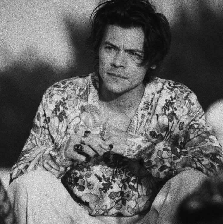 julez_jpg's tweet photo. complicity harry. tonight. https://t.co/W14J02jWte