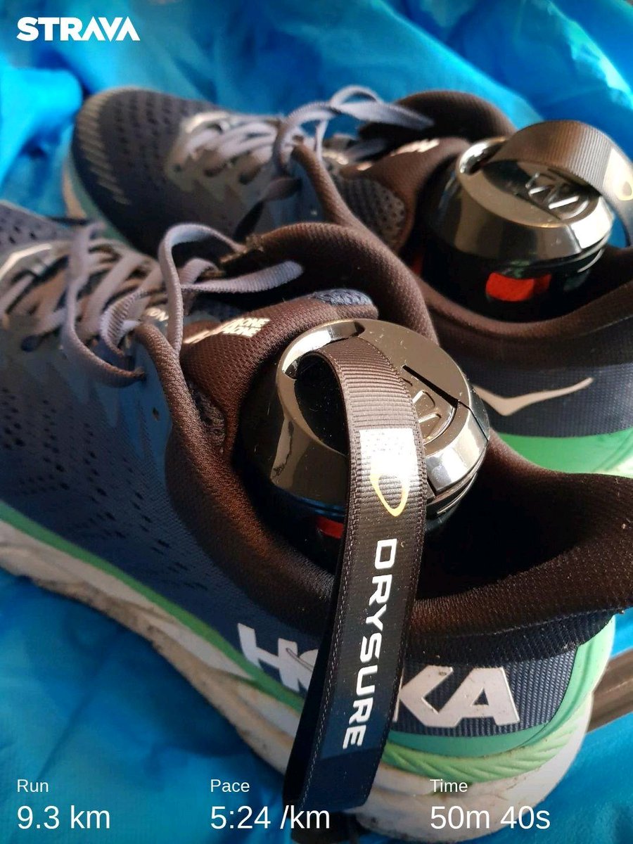 Ibby_tri's tweet image. Cold and soggy one tonight. Putting the @Drysure to good use! One of the best stocking fillers, got them last year and still going strong 👍
#allrunnershere 
#getoutside #northyorkshire #outsideisfree #running #run1000miles #sundayrunday #hokaoneone #hokafans