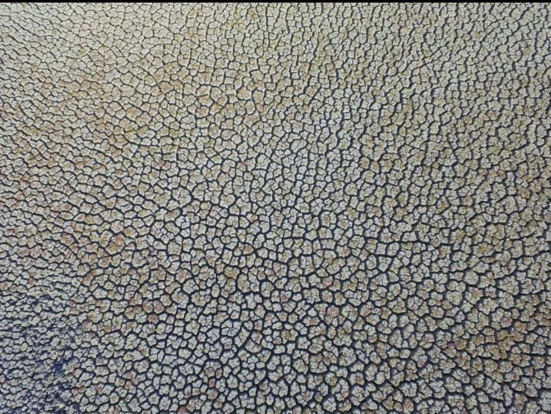 Küresel iklim değişikliğine hala inanmak istemeyenler var. 
Suyu hoyratça  kullanmaya devam... Sonucu.
Burdur Karataş Gölü kurudu. 
Bu mevsimde su olmalıydı. 
Burdur Gölü'de giderek de küçülüyor.
<a href="/burdurbld/">T.C. BURDUR BELEDİYESİ</a>
<a href="/Burdurvalilik/">T.C. Burdur Valiliği</a>
Foto: <a href="/sbilgin88/">Süleyman BİLGİN</a>