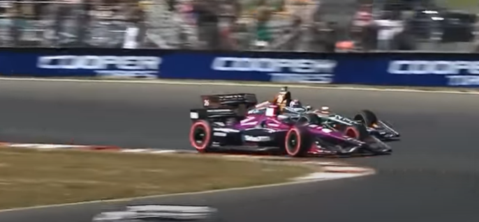 IndyF1Verse's tweet photo. 35/70
E MEU DEUS HARVEY (@RahalF1v) SE DESCONCENTRA E PERDE TUDO ENQUANTO VINHA NA 8 POSIÇÃO!!!

E NAO DE O LADO DE DENTRO PARA DIXON (@GanassiF1v) PORQUE O TETRA CAMPEÃO VAI PASSAR!!! E FOI ISSO O QUE ACONTECEU, @RahalF1v VACILOU E DIXON PASSOU!!! https://t.co/YjrLHMoJpa