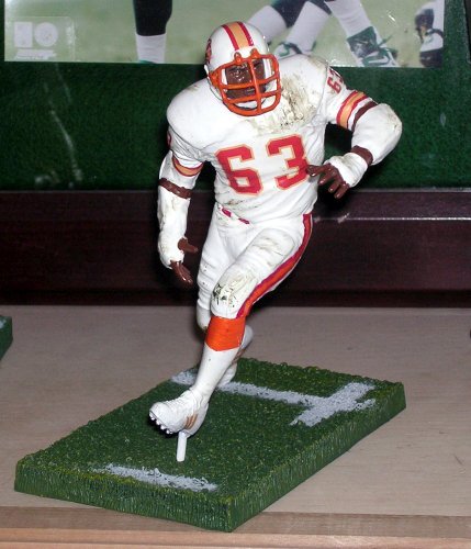 NFL_Journal's tweet photo. #Ramshouse #GoBucs #NFLTwitter #NFLPlayoffs #LARvsTB #RamsvsBuccaneers #RamsatBuccaneers
#NFLStatues https://t.co/LjIV6q8hHm