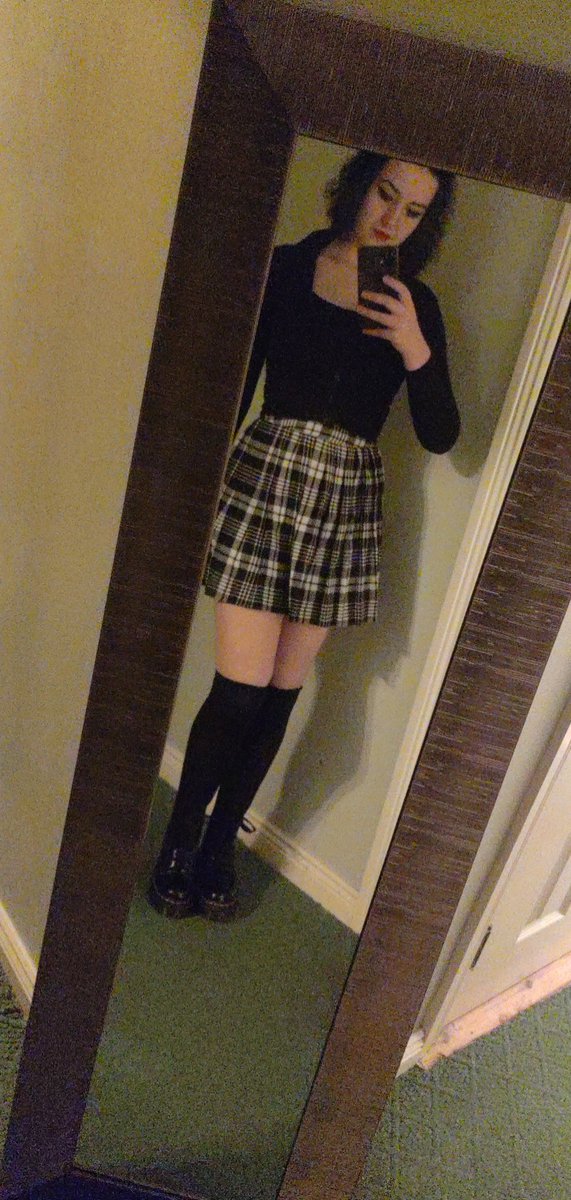 sayyyrahdeee's tweet photo. Date night ❤️ https://t.co/CJPQtwytkK