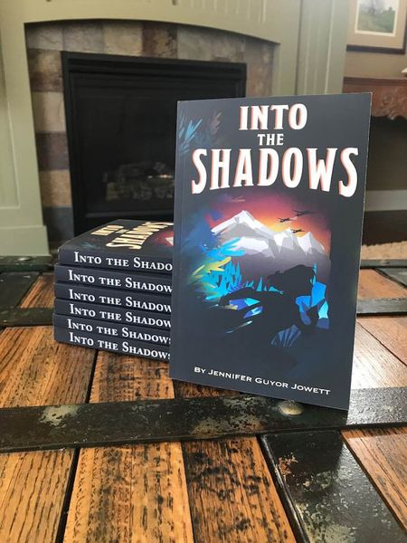 Flash #giveaway of #IntoTheShadows, a MG historical fiction. Vesna is desperate to keep her family safe amid conflicting causes and surrounding armies in divided Jugoslavija 1943. 
F/RT
Tag a teacher/librarian
Ends Tue 1/25.
Find out more here: amazon.com/Into-Shadows-J…