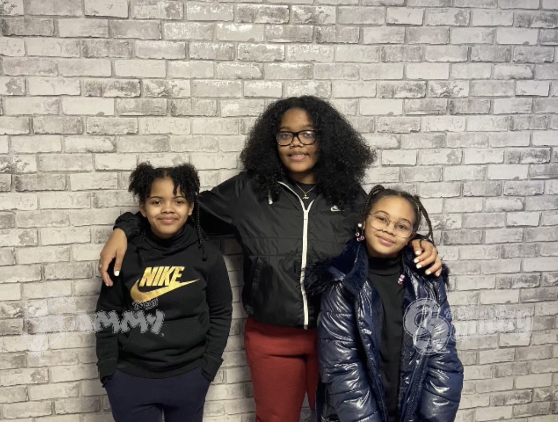 Me and <a href="/BgirlSammy/">Bgirl_Sammy</a> having fun with our big sister <a href="/BGirl_Eddie/">B-Girl Eddie</a> 💝❤️😁👊🏽👧🏽