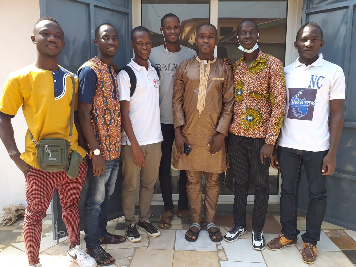 CitoyensNous's tweet photo. Nous avons tenu l'Assemblée Générale ce Dimanche 22/02/2022 Conakry.
Nous avons fait l'état des lieux des activités effectuées durant la période 2021 avant  de présenter le nouveau siège de l'ONG qui a été obtenu attravers les efforts fournis par les responsables de l'ONG. https://t.co/iUdMPI8NjF