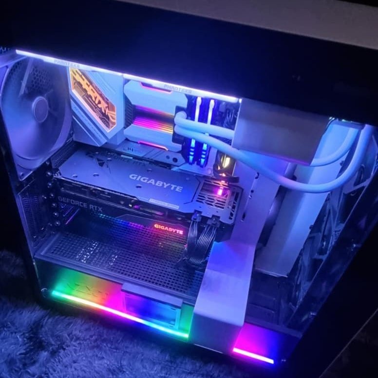 lewdkittyboy's tweet photo. Got my new baby ;3 Just been testing him out with my catboi and he runs so well, now the fun task of getting all my mods back 😋 https://t.co/iN52fRts4G