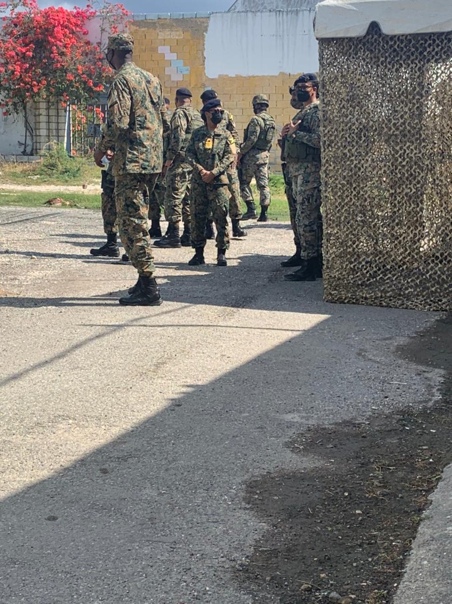 JDFSoldier's tweet photo. The CDS took to the streets of the Parade Gardens ZOSO on Day 1 at the job to interact with the citizens of the community and the soldiers on the ground.
#JDFStrong #JDFSoldier #CDSatWork #JDFForward https://t.co/B9Lii9om4C