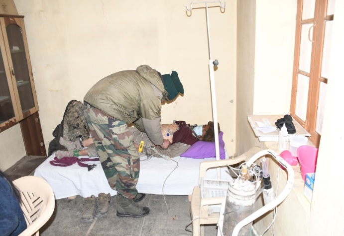 firefurycorps's tweet photo. Locals appreciating efforts of #FireAndFuryCorps for conducting medical camp #Chumar @06Feb. 83 Villagers of the remote area provided with medical assistance and comfort including a training capsule for children #IndianArmyPeoplesArmy @adgpi @NorthernComd_IA @Tri_Service https://t.co/BBbQdayekS